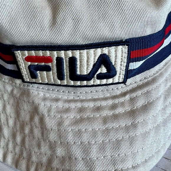 SOLD … FILA Bucket hat - Picture 3 of 7
